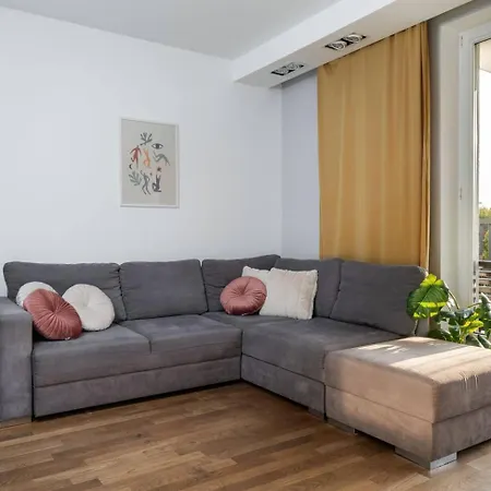 Apricot Mokotow 3 Rooms&parking